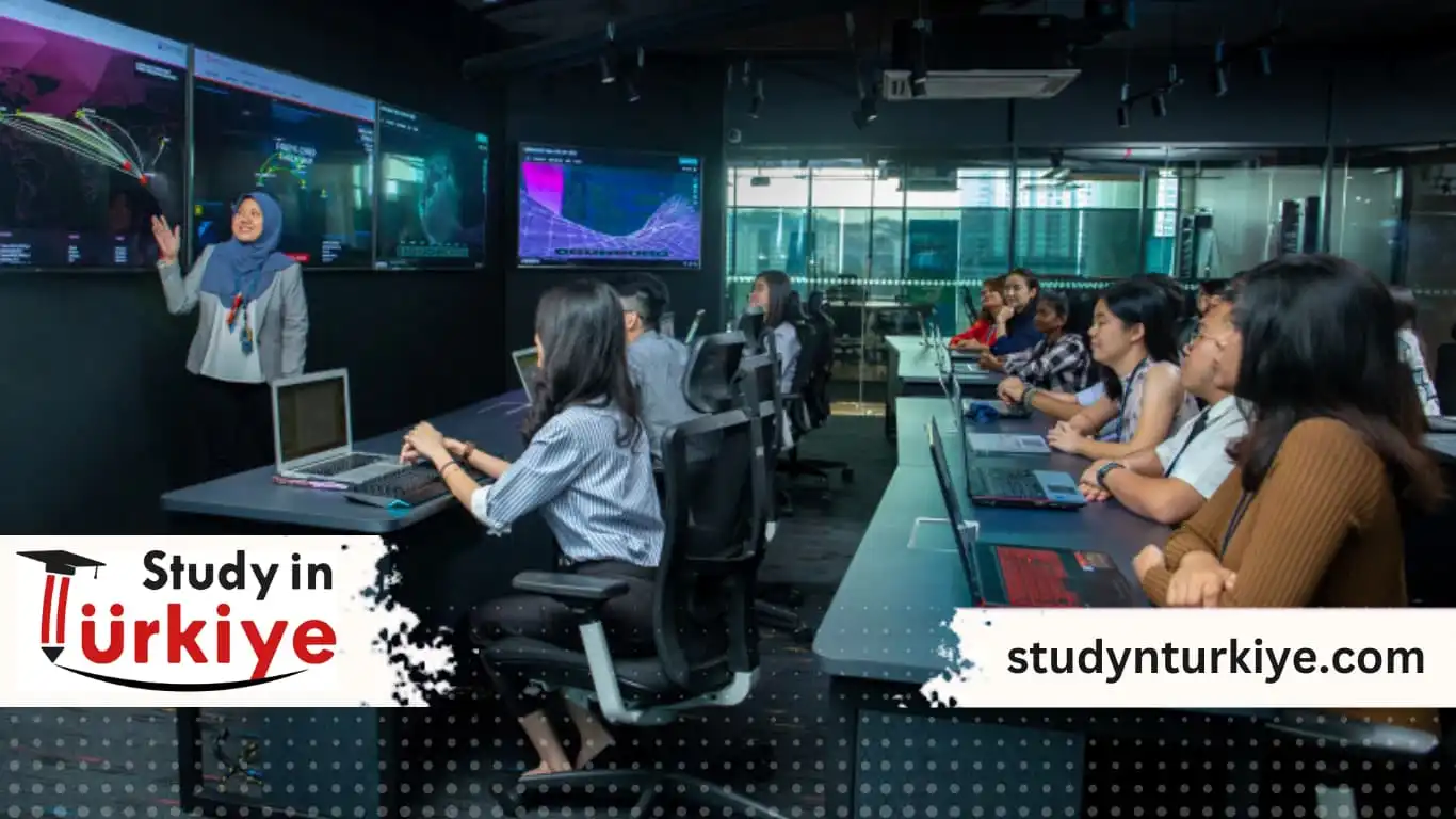 دراسة الأمن السيبراني باللغة الإنجليزية في تركيا